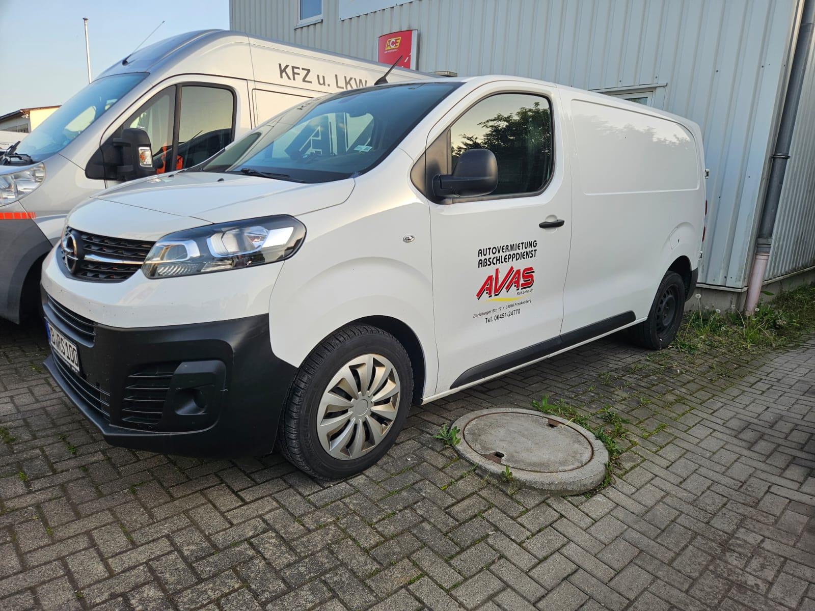 Speditionsfahrzeug Opel Vivaro – AVAS Frankenberg